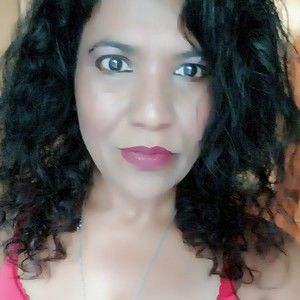 Meet your Posher, Mia